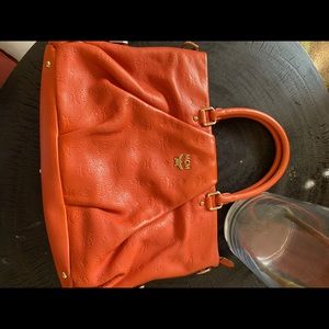 MCM Sling Bag 💯 % Authentic